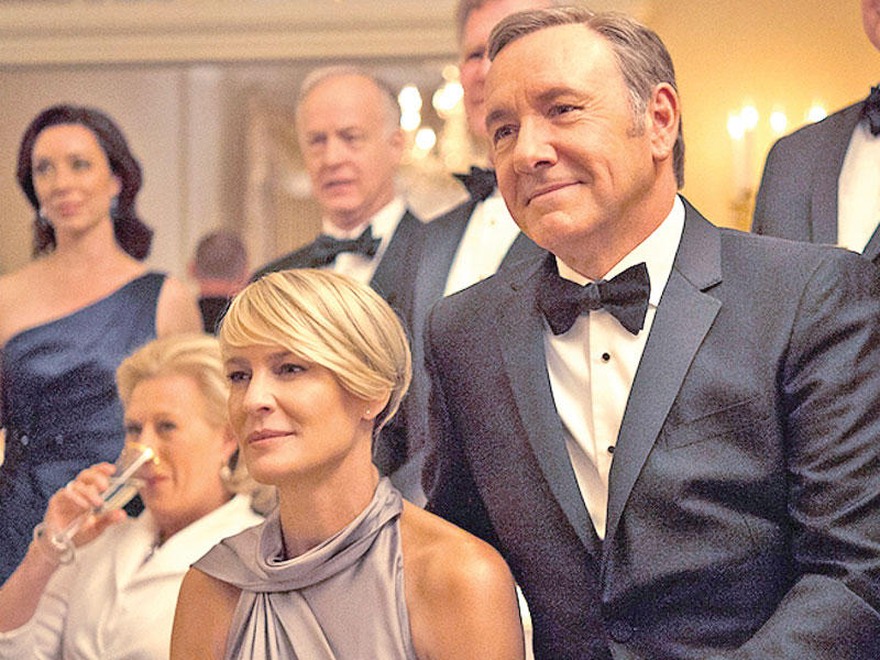 مشهد من مسلسل «هاوس أوف كاردس»