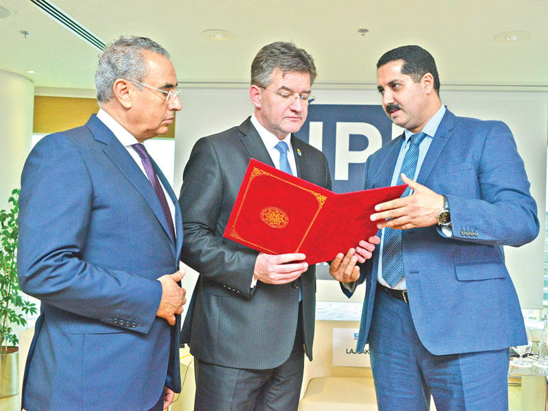 ميروسلاف لاشكاك ود. تهامي العبدولي ونجيب الفريجي