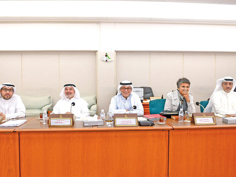 اللجنة المالية في اجتماعها أمس