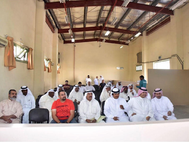 توزيع محلان للإعلاف ومحل للطيور و 10 قسائم خيام تم الإعلان عن إجراء قرعة علنية عليهم