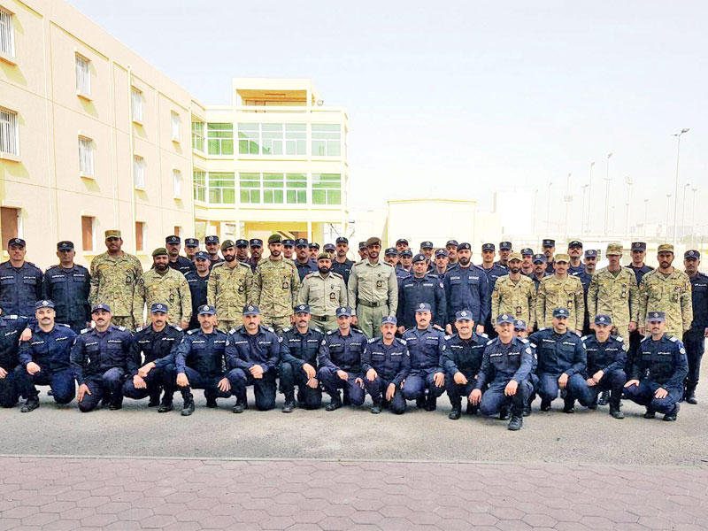 خريجو الدورة