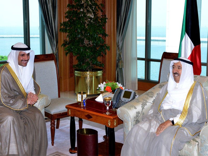 سمو أمير البلاد الشيخ صباح الأحمد الجابر الصباح مستقبلا معالي رئيس مجلس الامة مرزوق علي الغانم