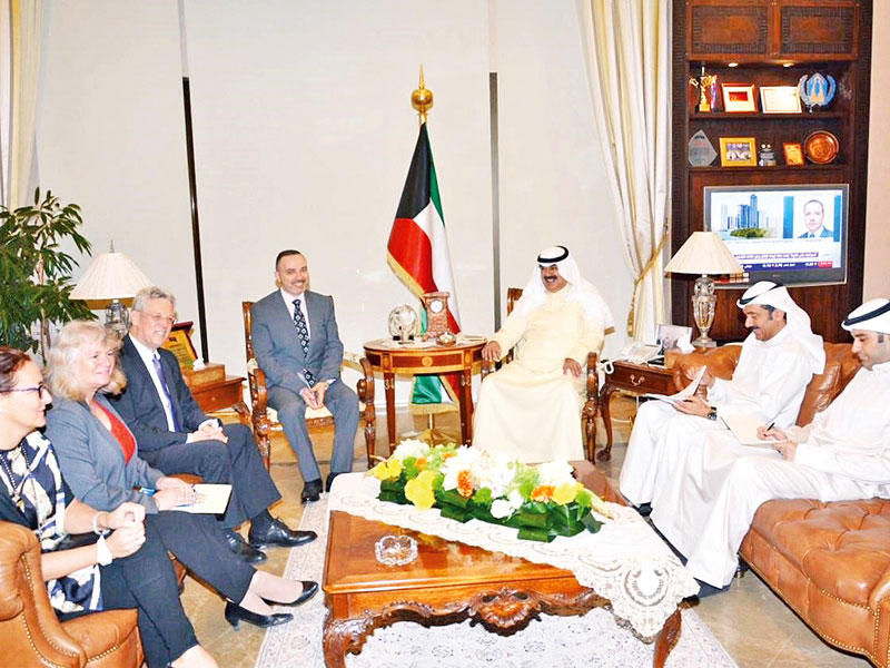 الجارالله خلال لقائه سفراء فرنسا وألمانيا والمملكة المتحدة