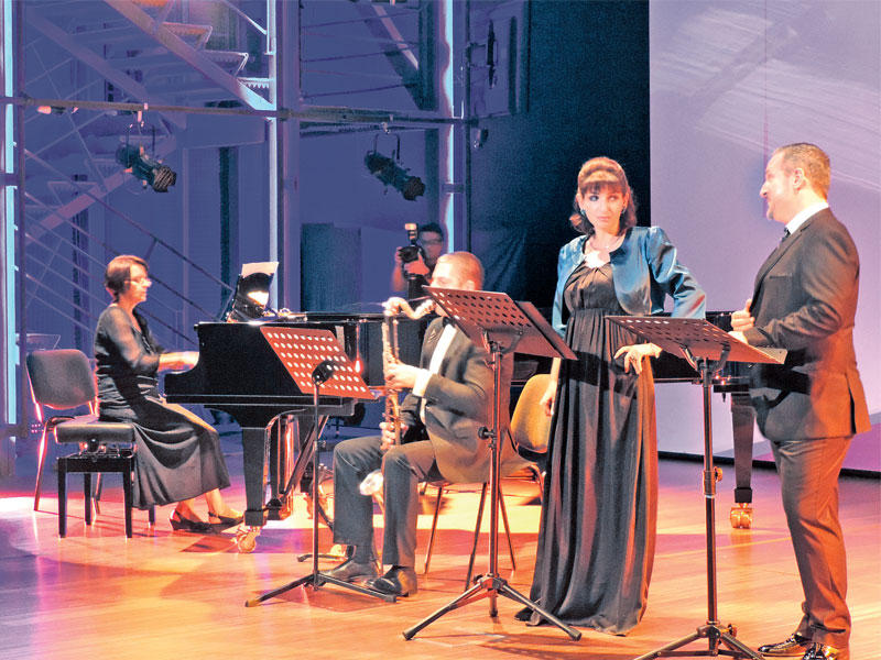 كراديمتروفا وموتسوف في الأمسية البلغارية