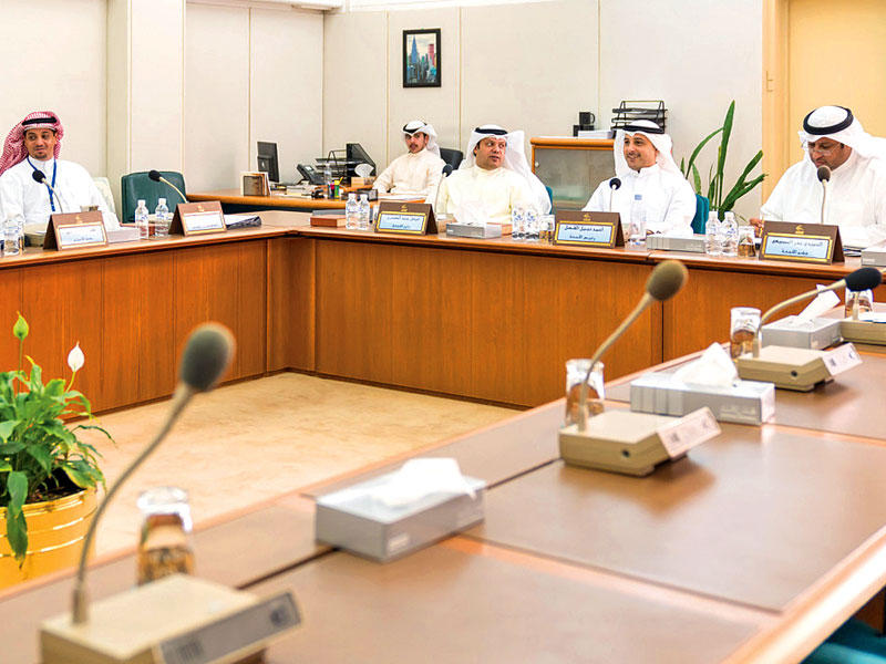 لجنة الأولويات في اجتماعها أمس