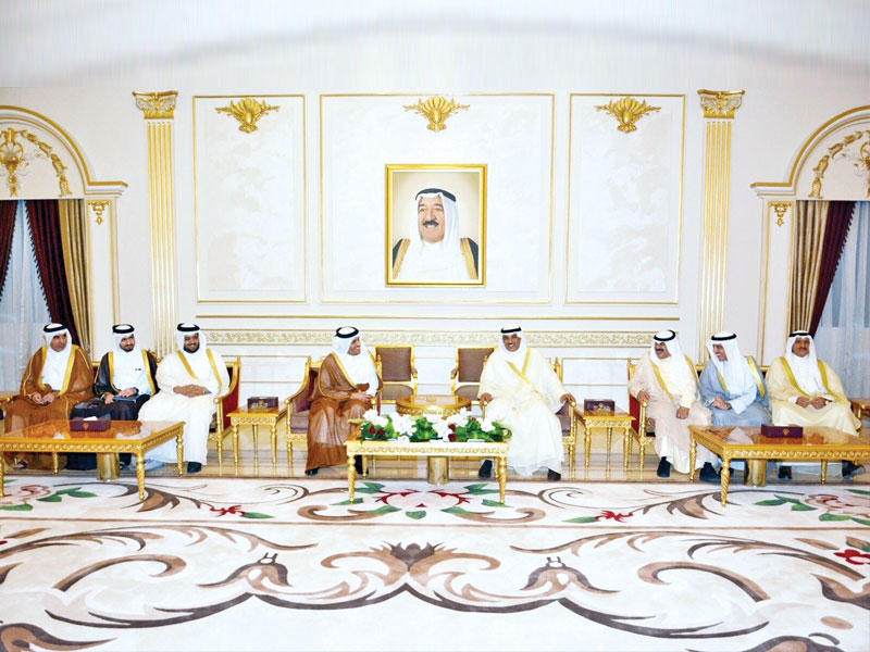 صباح الخالد أثناء اجتماعه مع نظيره القطري أمس