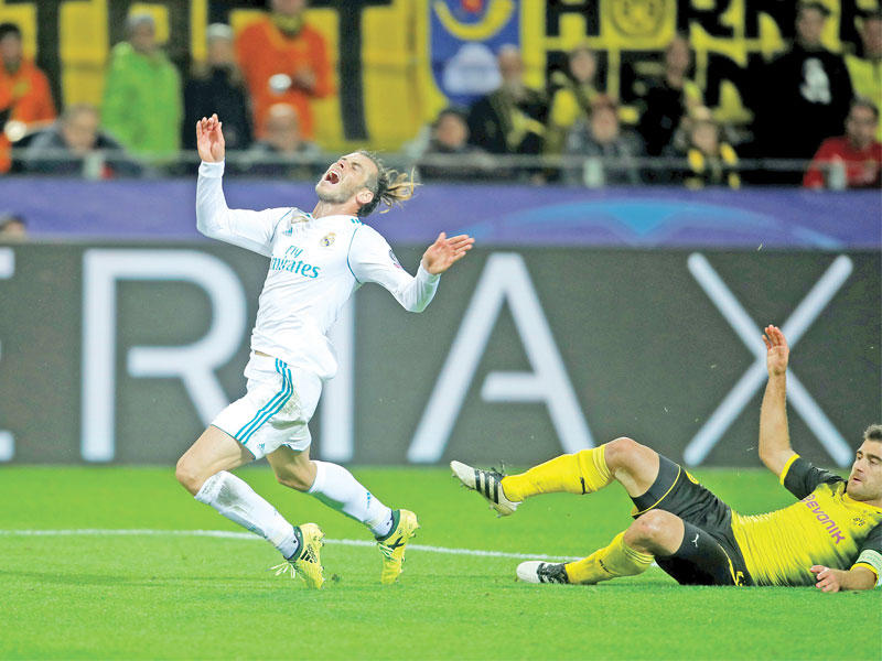 غاريث بيل نجم ريال مدريد خلال مواجهة دورتموند في دوري الأبطال