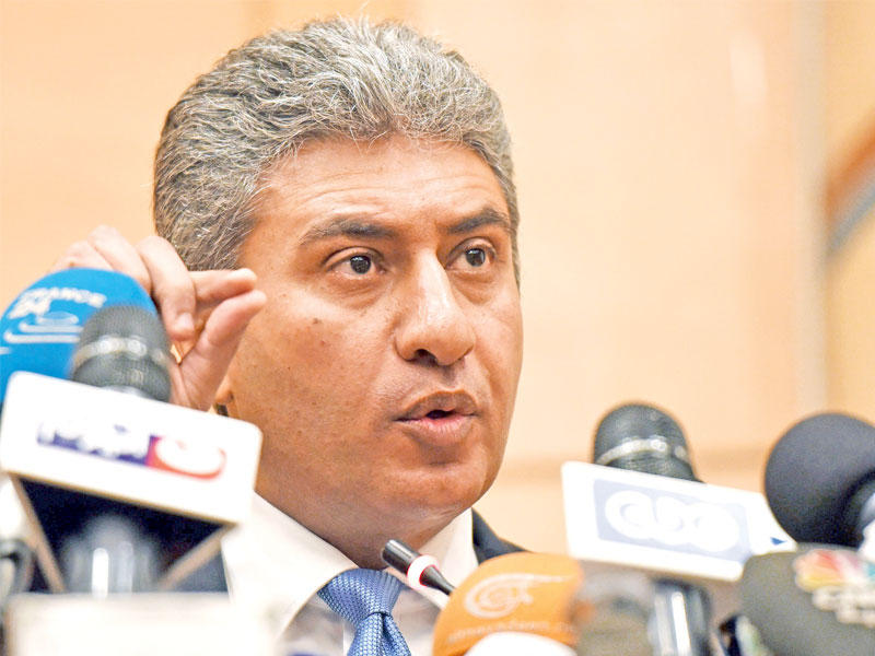  وزير الطيران المصري شريف فتحي