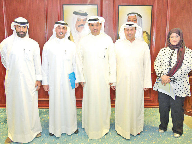 فليطح مستقبلا رئيس واعضاء اللجنة المؤقتة لكرة الطاولة