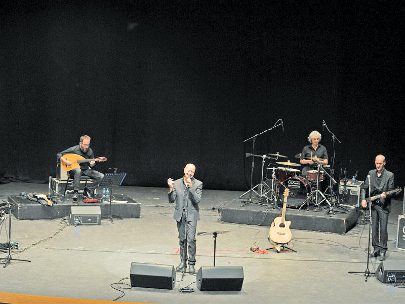 فرقة راديو ديرفيش الإيطالية