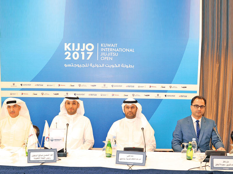 اللجنة المنظمة للبطولة خلال المؤتمر الصحافي