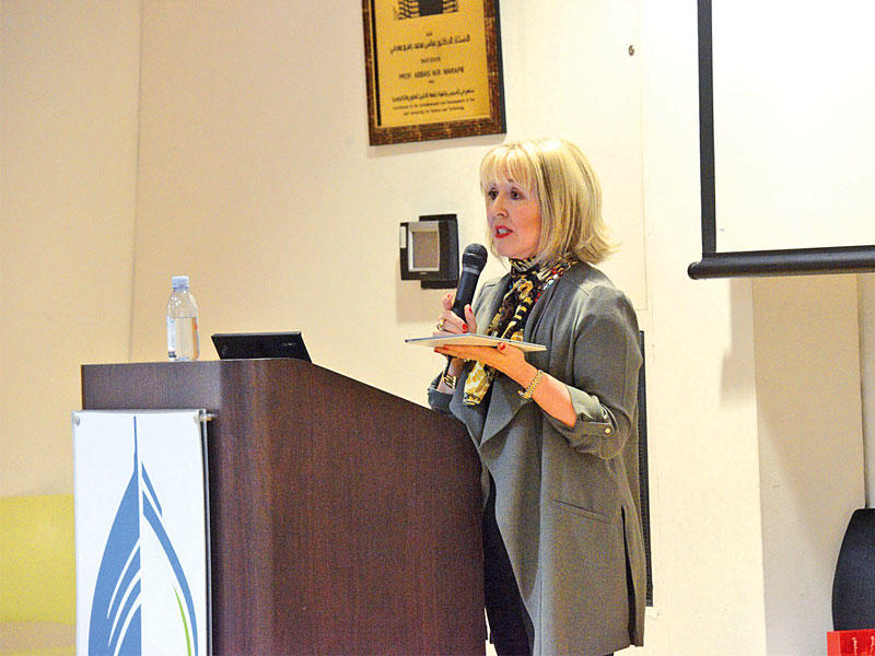 أليسون شان برايس متحدثة في المحاضرة