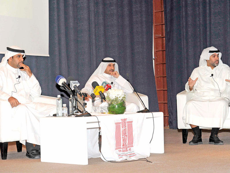 الفضالة والبابطين والطبطبائي في ندوة الفكر الشبابي