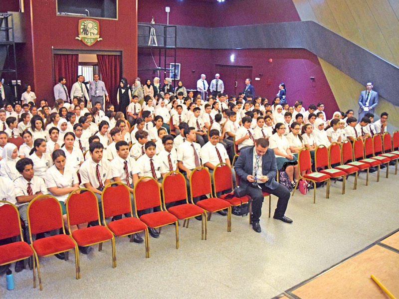 جانب من الطلاب خلال المحاضرة