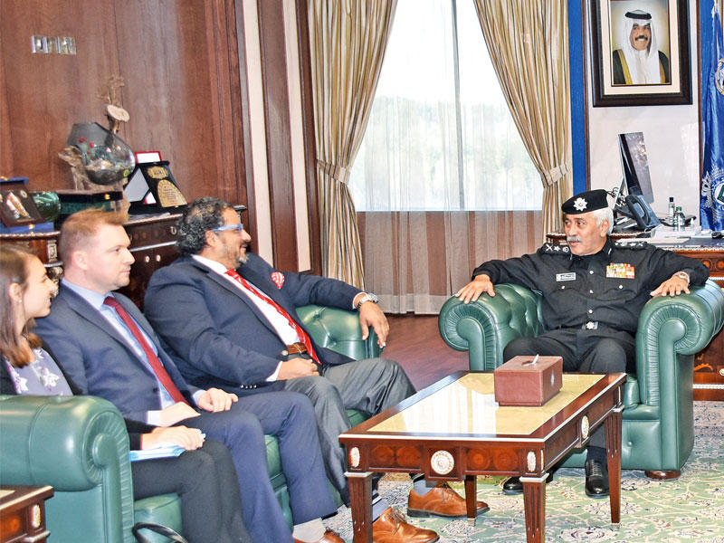 الدوسري مستقبلاً وفد المكتب الإقليمي لمكافحة المخدرات