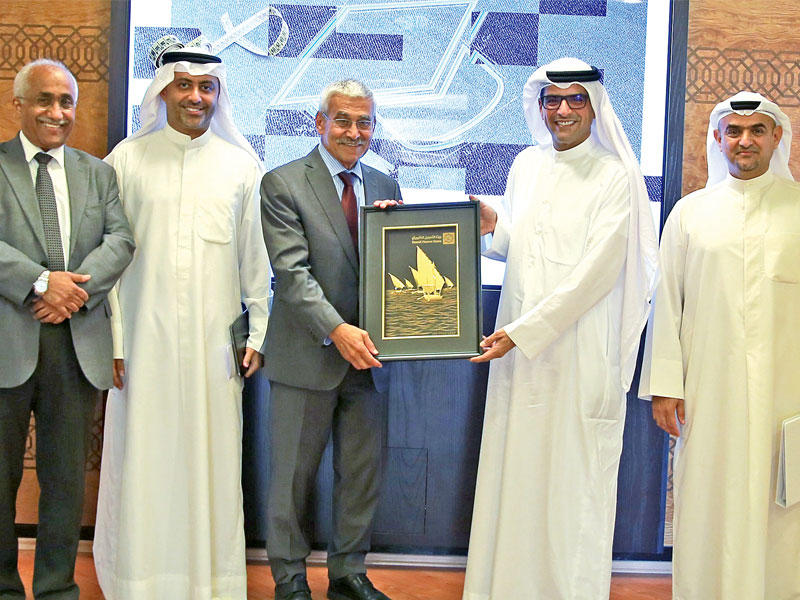 الناهض والمخيزيم مع وفد مؤسسة الكويت للتقدم العلمي 