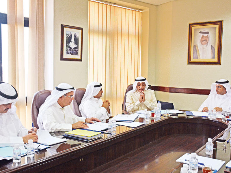 جانب من الاجتماع لمجلس الأمناء