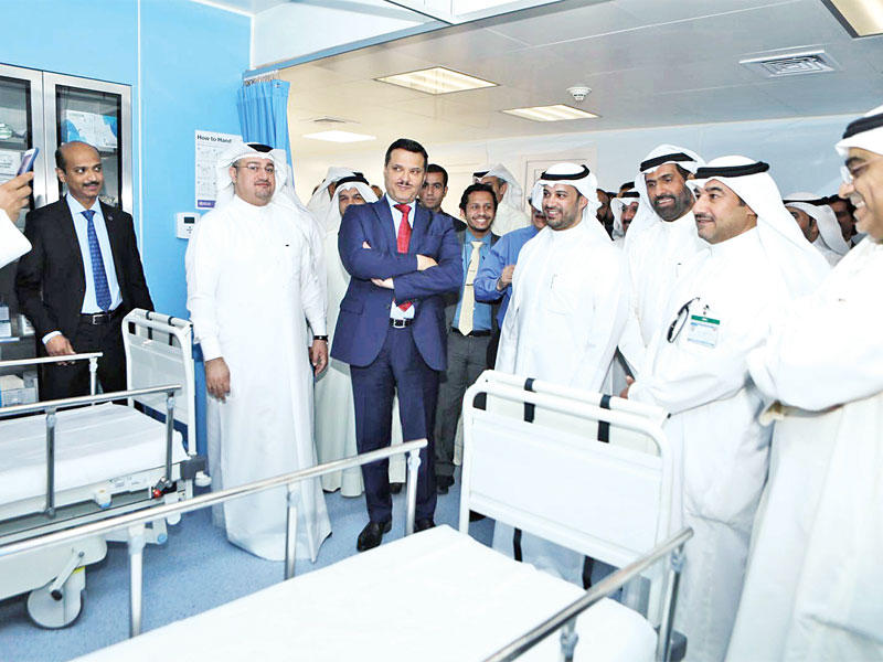 الحربي والمطيري والحسيني خلال الافتتاحn