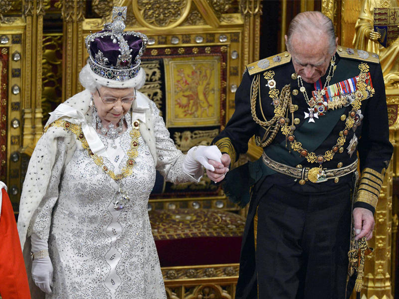 ملكة بريطانيا اليزابيث والأمير فيليب