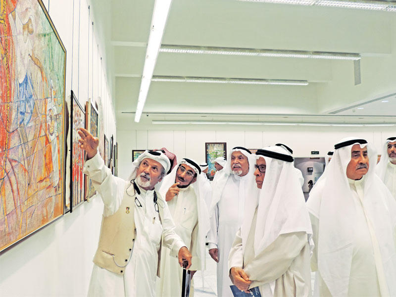 إبراهيم إسماعيل شارحاً مضمون أعماله للمعجل