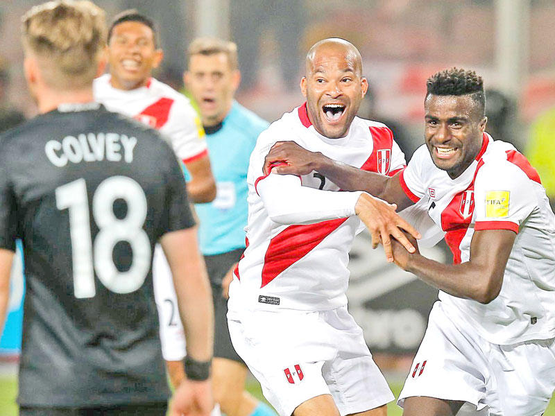 كريستيان راموس محتفلا بهدف التأهل