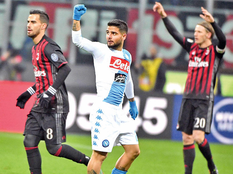 جانب من لقاء يجمع ميلان ونابولي