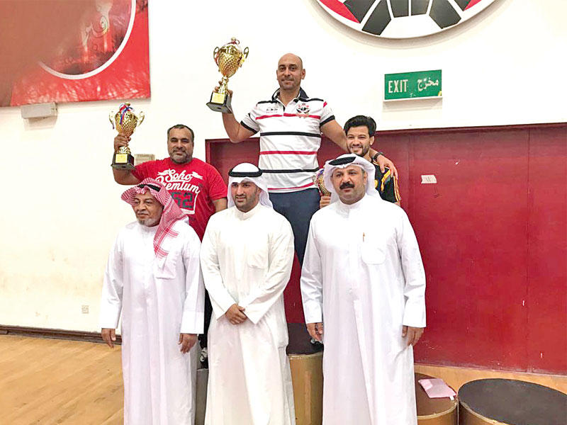 يوسف العنزي وحسين أكبر يتوجان الأبطال