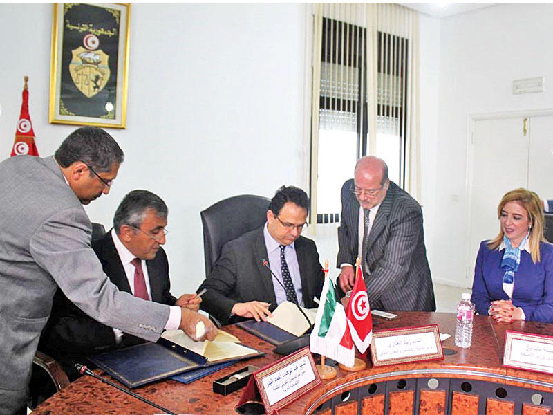 جانب من توقيع الاتفاقيتينn