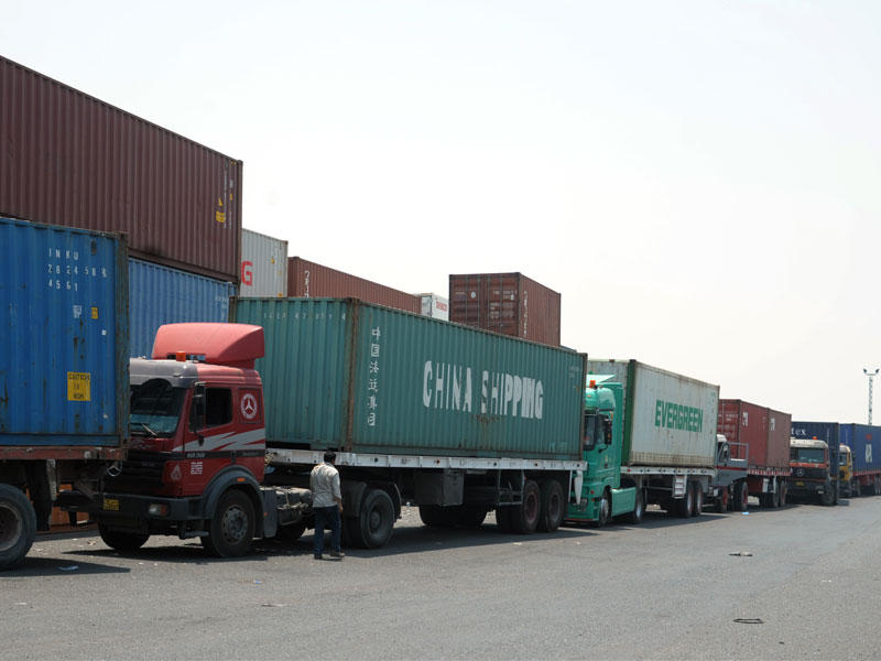 حاويات في ميناء الشويخ