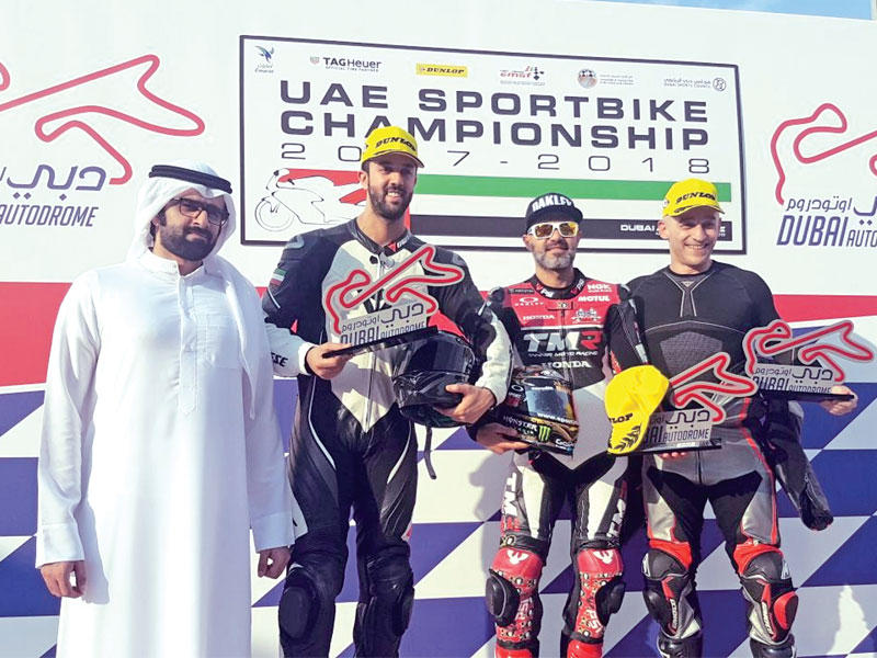 تتويج الفائزين بالبطولة