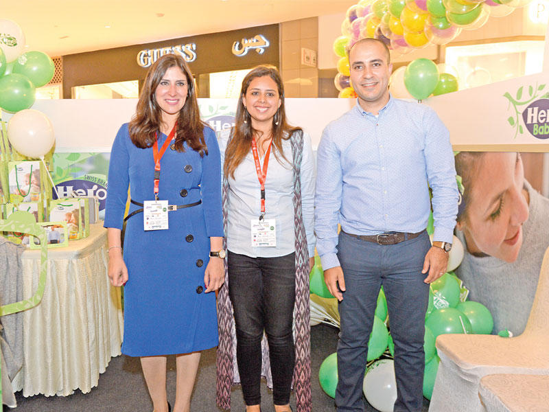 محمد عباس وندى نبيل وإنجي حشادn