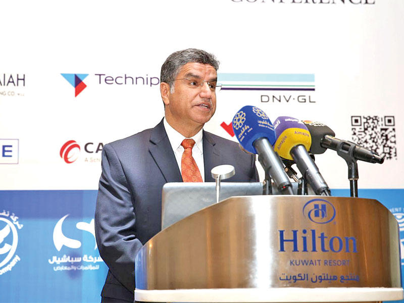 أبل متحدثا خلال المؤتمر