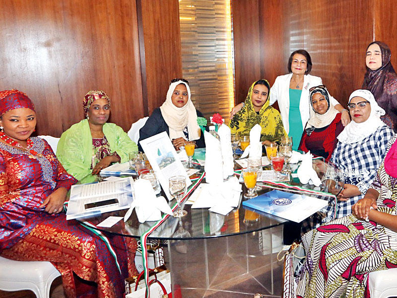 بعض زوجات السفراء المعتمدين في الكويت ومشاركات