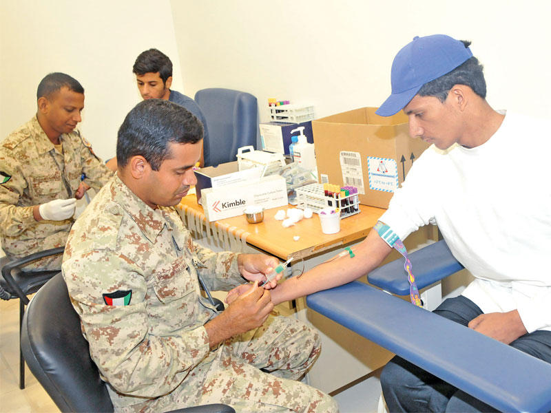 جانب من عملية الفحص الطبي