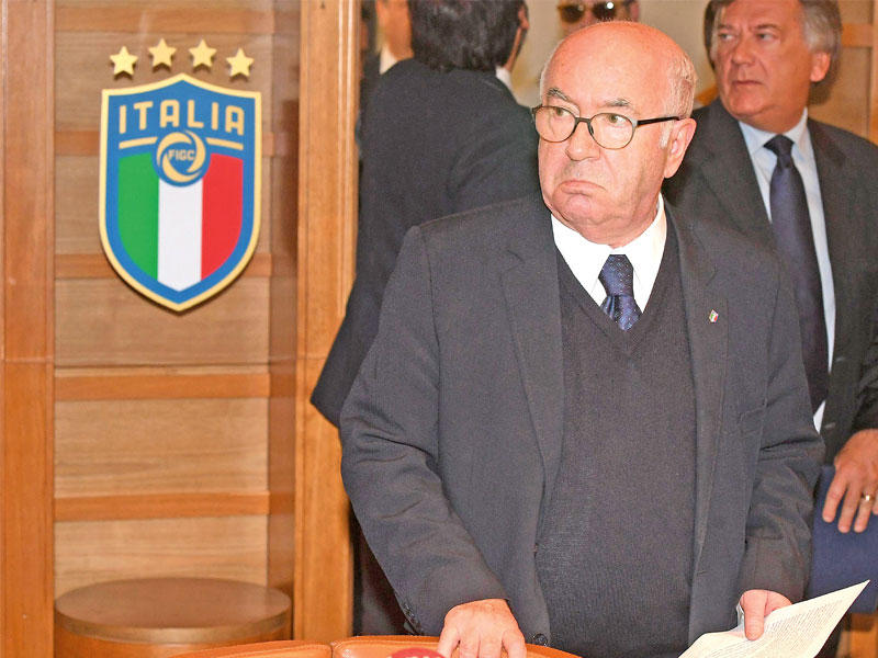 تافيكيو رئيس الاتحاد الإيطالي المستقيل