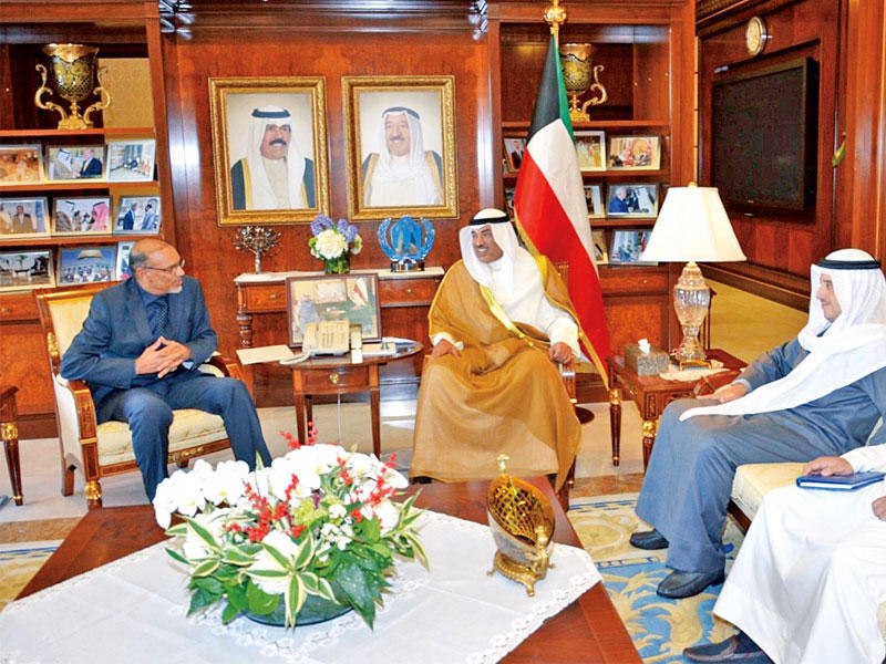 وزير الخارجية مستقبلاً السفير الموريتاني أمس