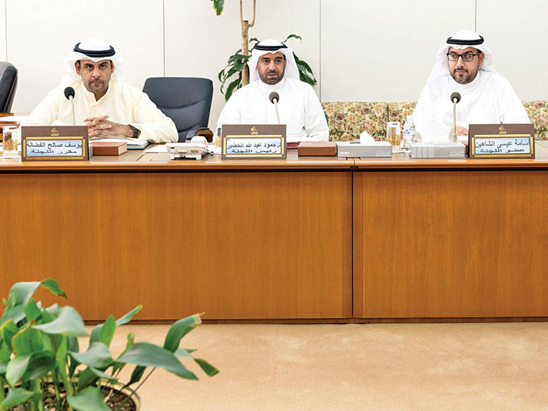 اللجنة الصحية في اجتماع سابق