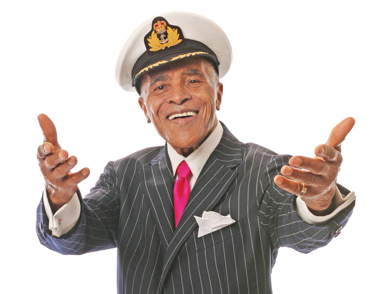  المغني والمؤلف الموسيقي الأميركي جون هندريكس