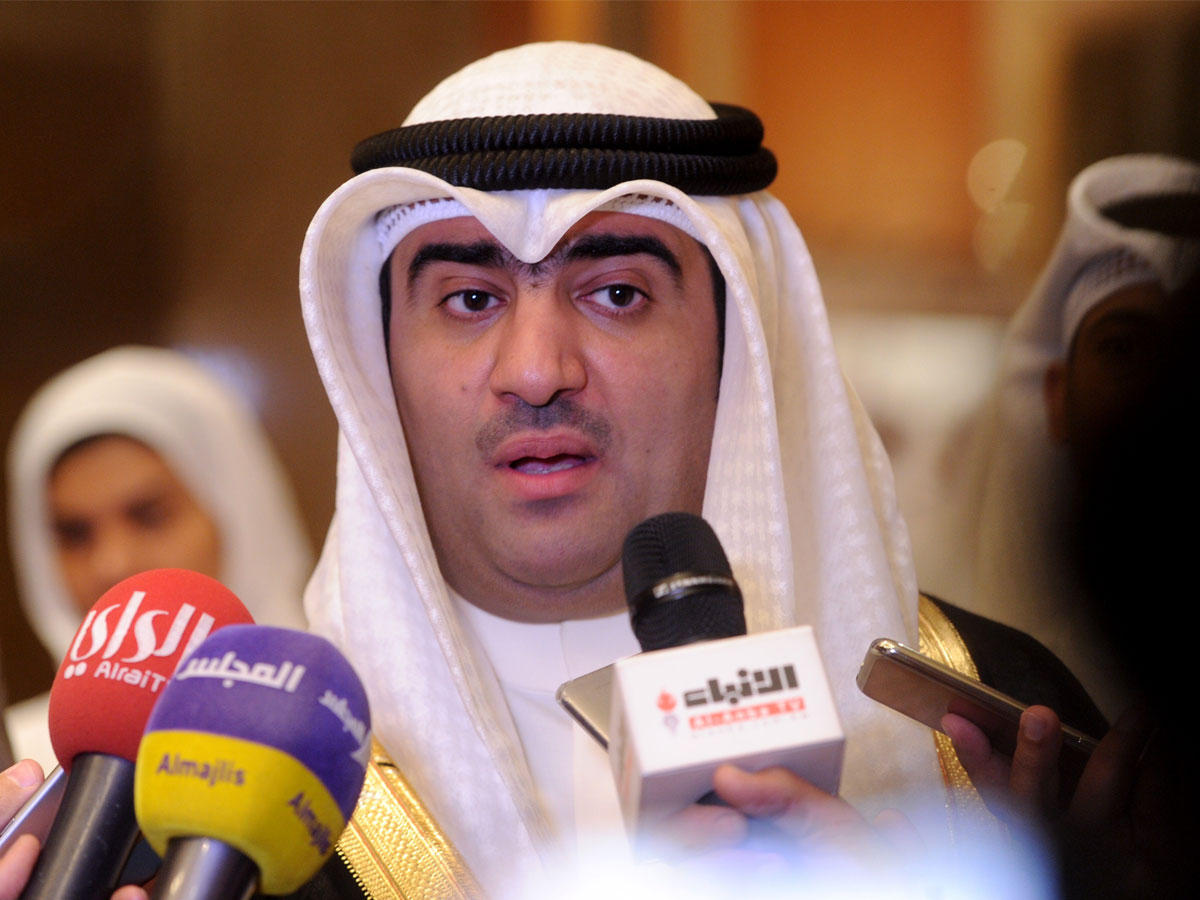 وزير التجارة والصناعة وزير الشباب بالوكالة خالد الروضان