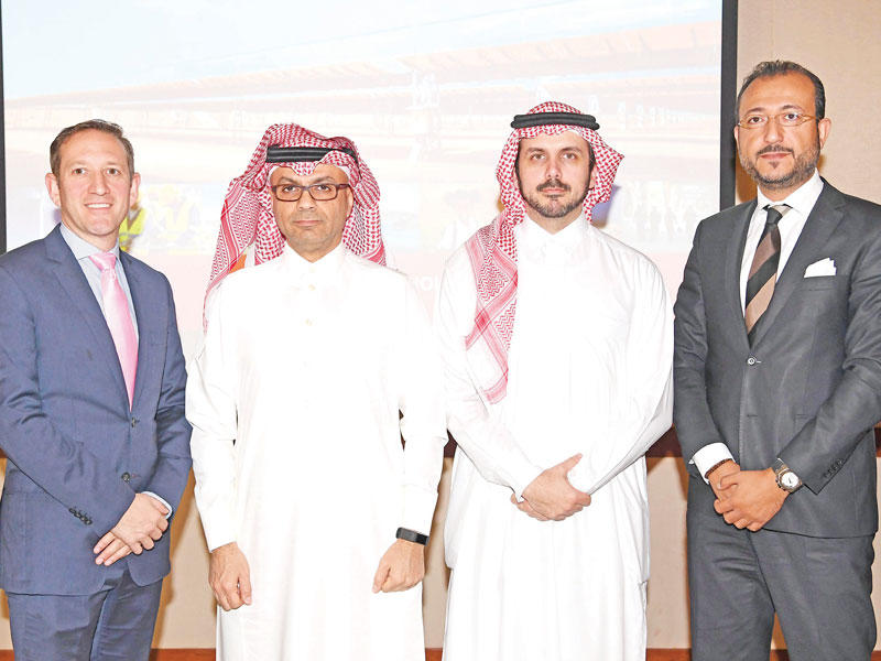 جانب من المؤتمر الصحافي