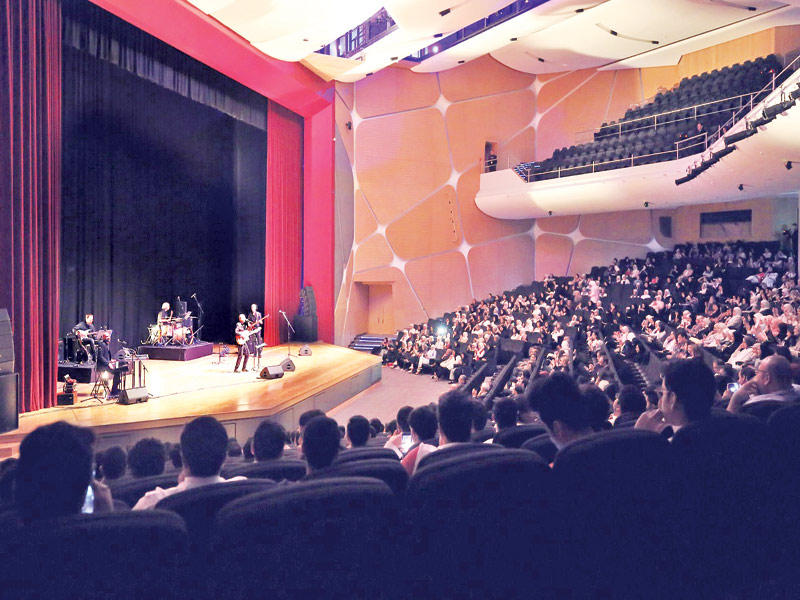 جانب من العرض الموسيقي