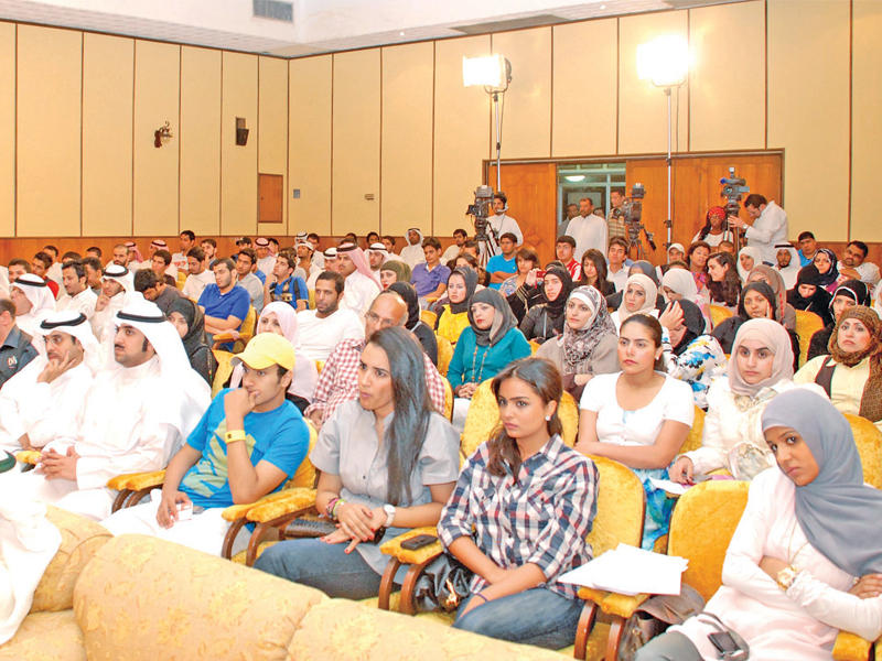 من أجواء إحدى الفعاليات في رابطة الأدباء 