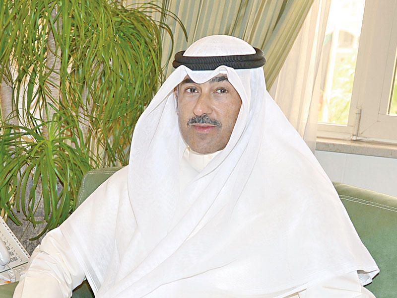 محافظ الأحمدي الشيخ فواز الخالد 