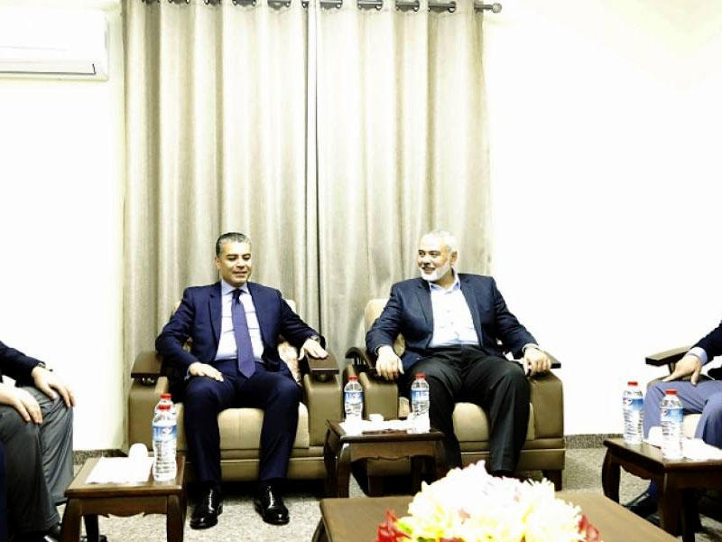 قيادة حركة حماس خلال لقائها بوفد المخابرات المصرية