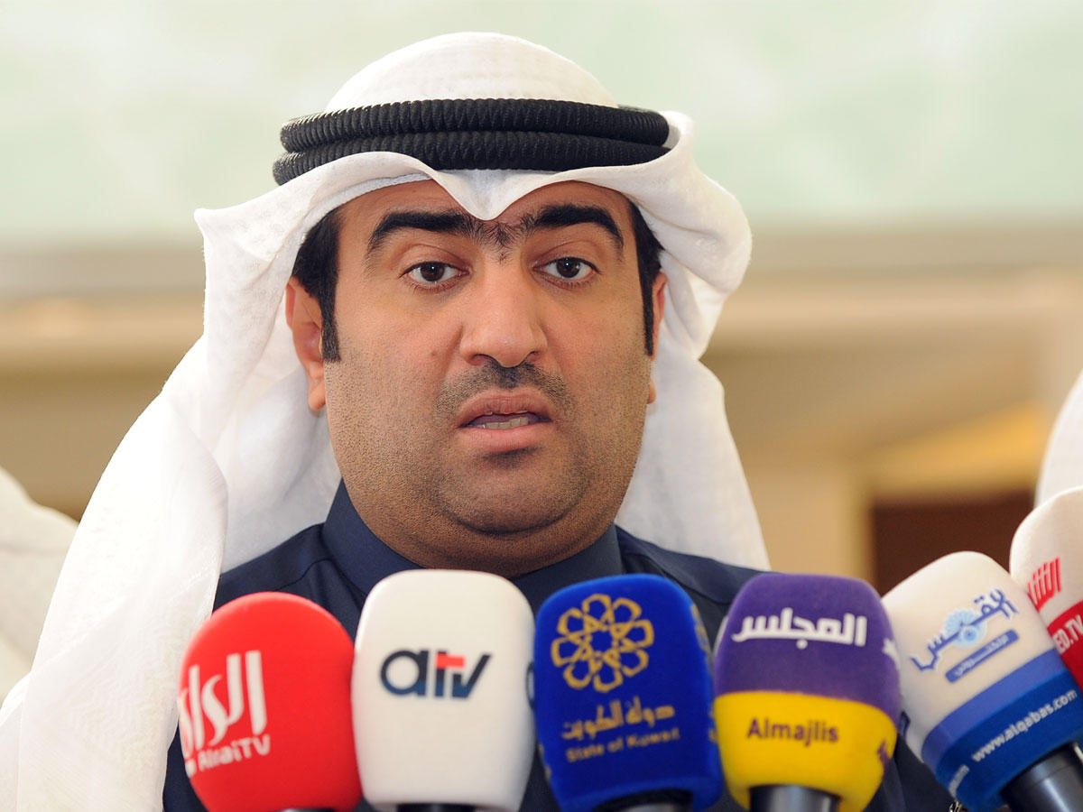 وزير التجارة وزير الشباب والرياضة بالوكالة خالد الروضان