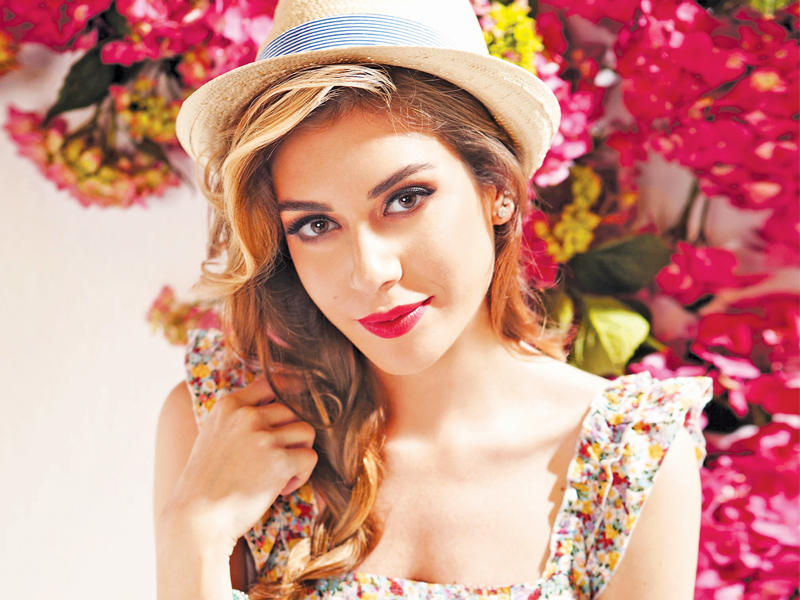 الممثلة التركية ​سينام كوبال