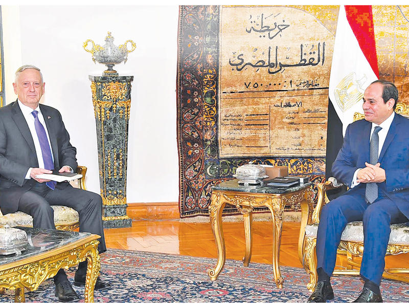 السيسي مستقبلا ماتيس في قصر الاتحادية أمس      