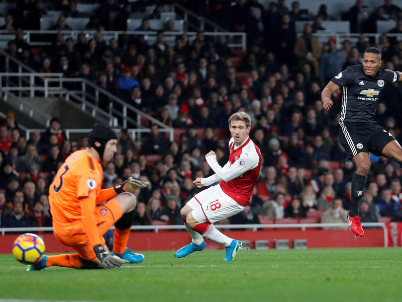 فالنسيا نجم مان يونايتد يحرز هدفه في مرمى أرسنال