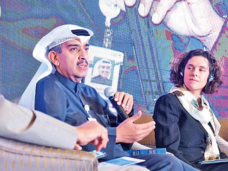 العبلاني متحدثا في الملتقى