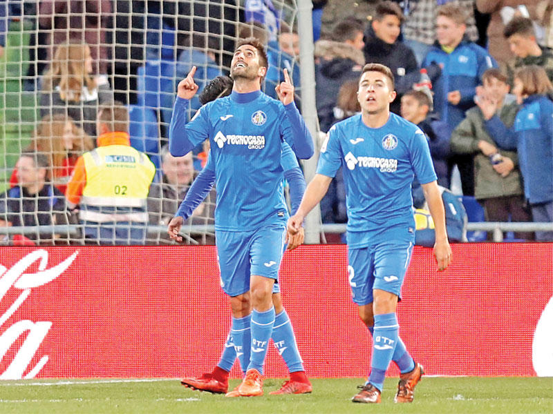 بارغارا يحتفل بهدفه في مرمى فالنسيا